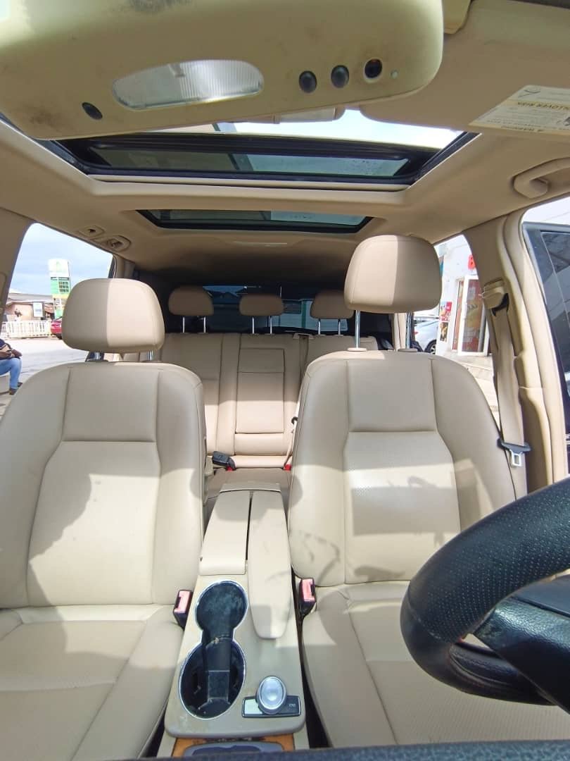 2010 Unknown Mercedes Benz — Dashboard