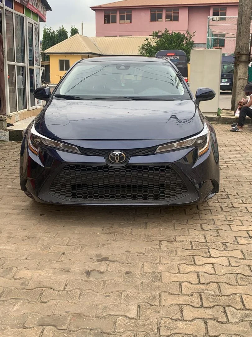2021 Toyota Corolla LE, Front seats