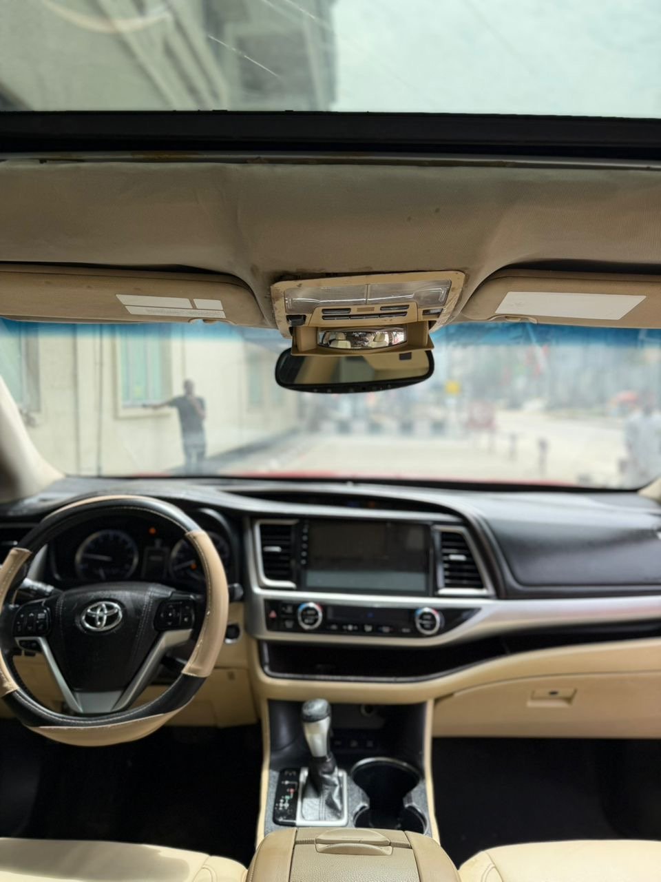2017 Toyota Highlander XLE — Dashboard