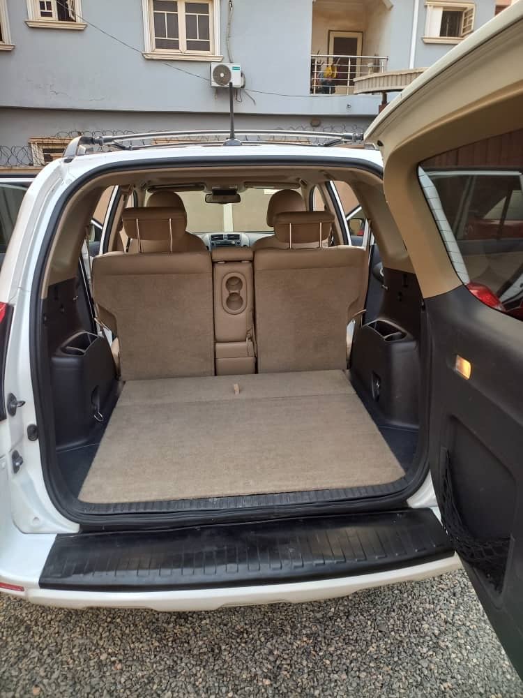 2010 TOYOTA RAV4 Limited Edition V6, Front seats