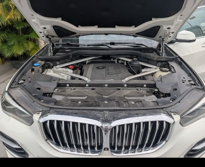 2020 BMW X5 Sport, Side profile