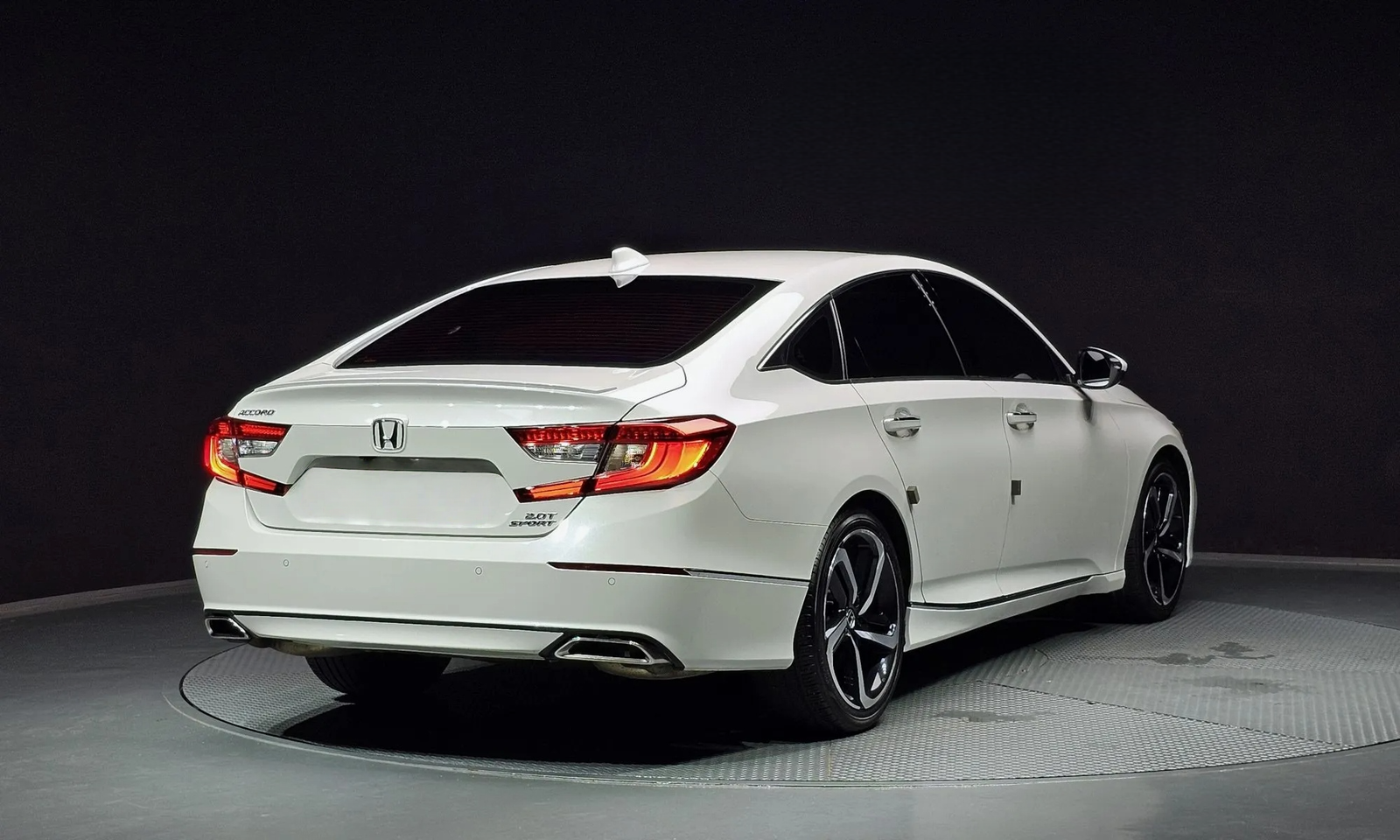 2018 Honda Accord Sport — Side profile