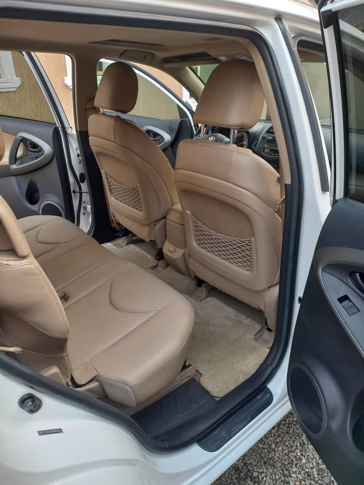 2010 TOYOTA RAV4 Limited Edition V6, Dashboard