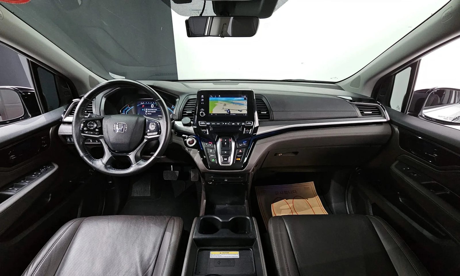 2019 Honda Odyssey Touring — Rear 3/4