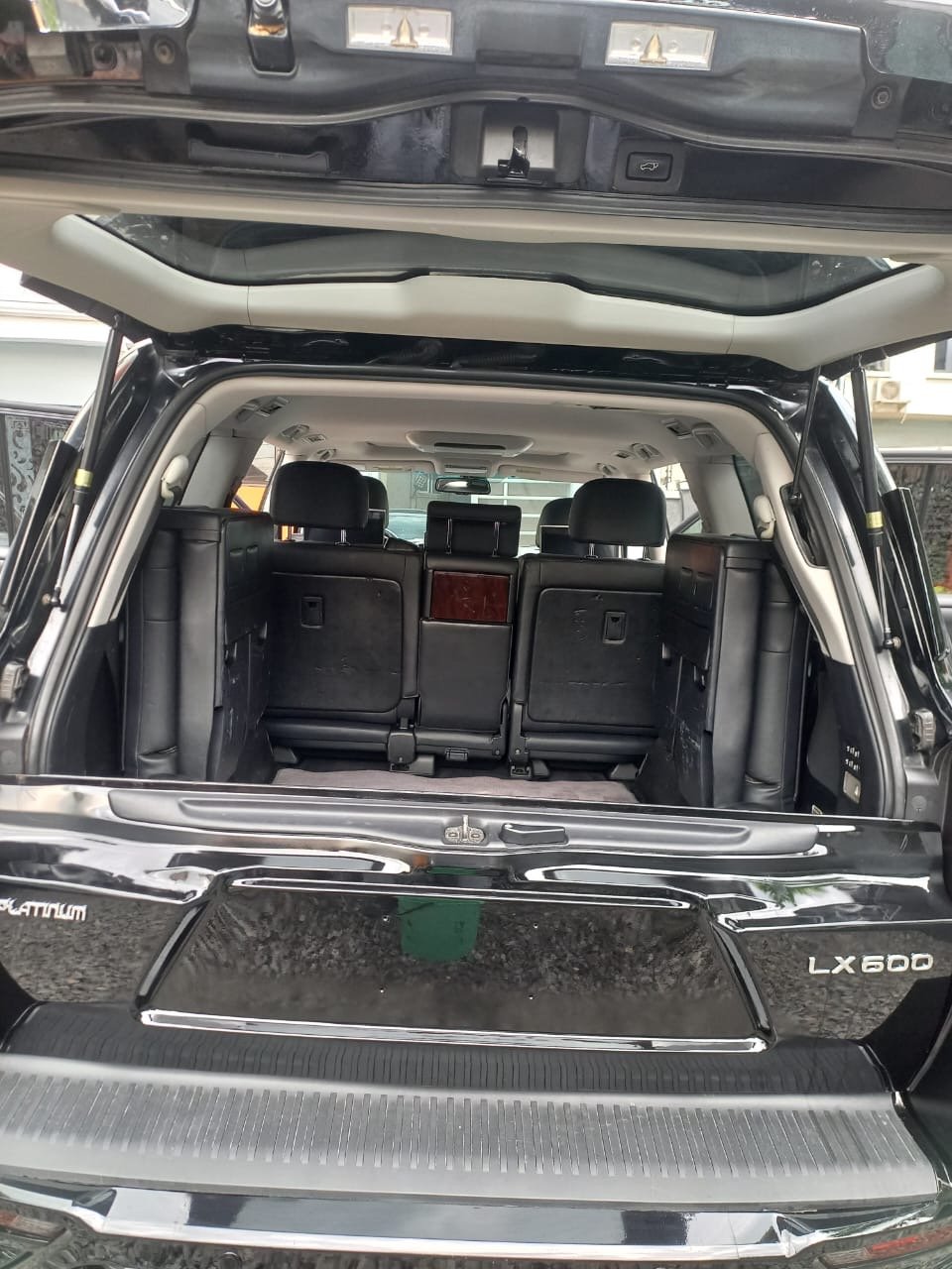 2014 Lexus LX LX — Front seats