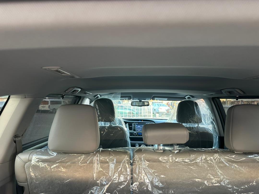 2016 Toyota Highlander XLE — Dashboard